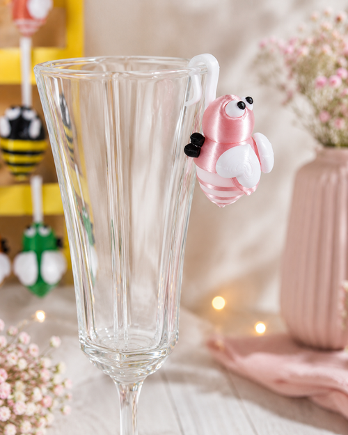 Glasanhänger „Irmchen“ – Das leuchtende Glühwürmchen für dein Lieblingsglas ✨