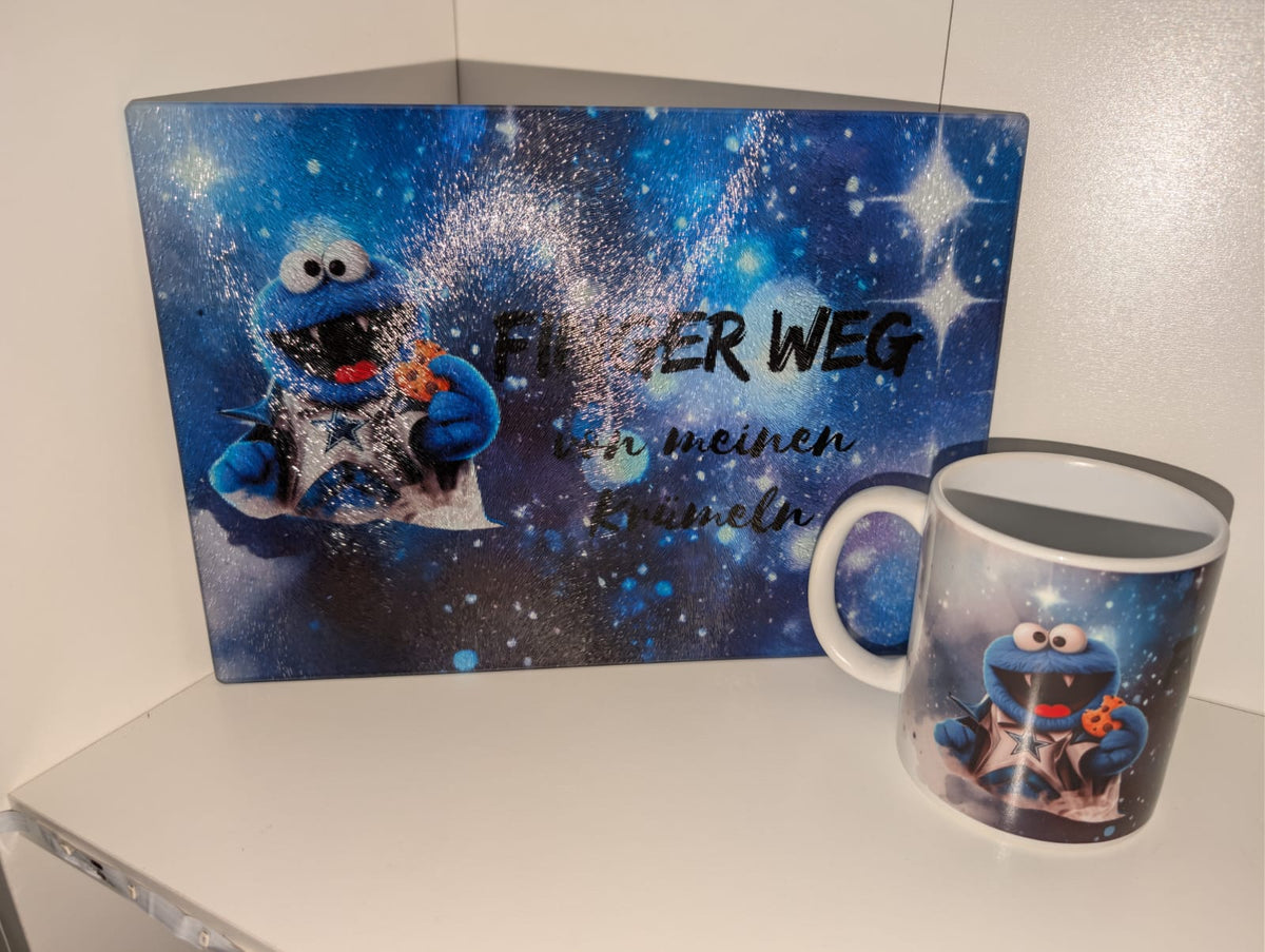 🍪 Galaktisches Genuss-Set: Krümelmonster Glas-Schneidebrett & Tasse 🥛